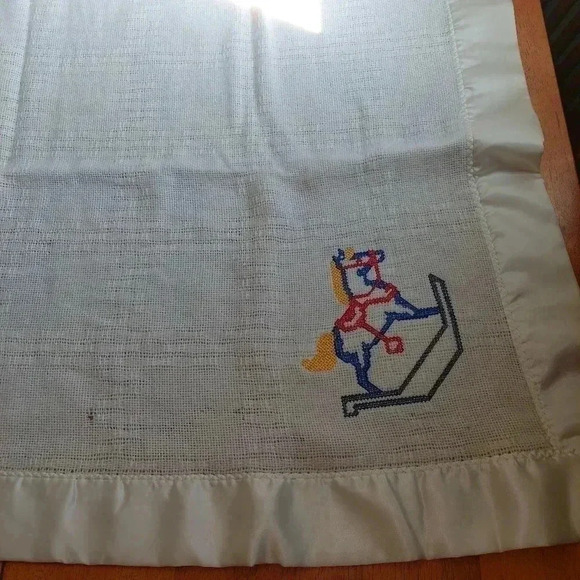 VTG USA 45X54 Faribo Ivory Waffel Weave Wool Acrylic Baby Blanket Satin Trim - Picture 9 of 12